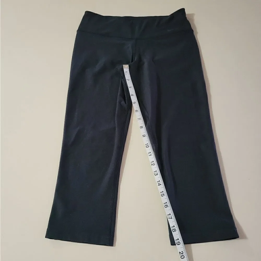 Nike Women's Black DRI-FIT One Legend Capri Leggings
